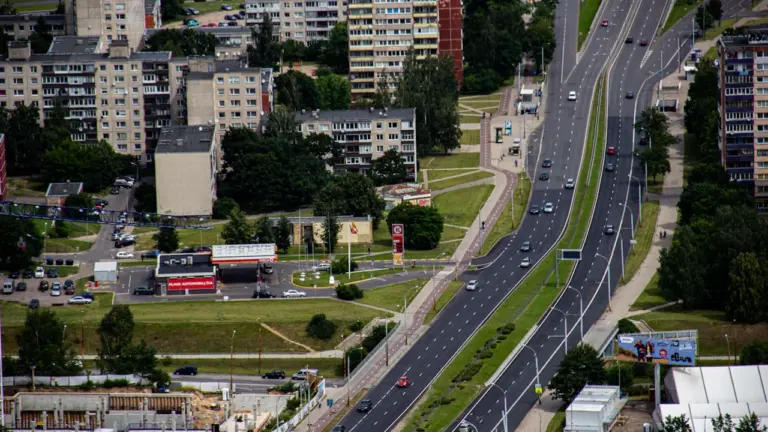 Rugsėjo 1-oji Lietuvoje: eismas ir pokyčiai mokyklose