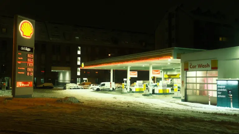 Kaip palyginti degalų kainas ir apskaičiuoti kelionės išlaidas