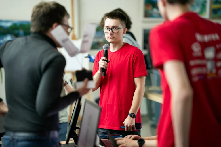Klaipėdoje robotų kovos pasiekė rekordą: startavo per 180
